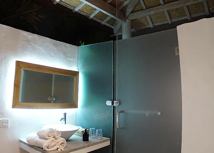 Private Vacation Pool Villa, 4bedrooms, 4bathrooms, With Free Scooter Seminyak