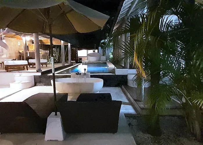 Private Vacation Pool Villa, 4bedrooms, 4bathrooms, With Free Scooter Seminyak